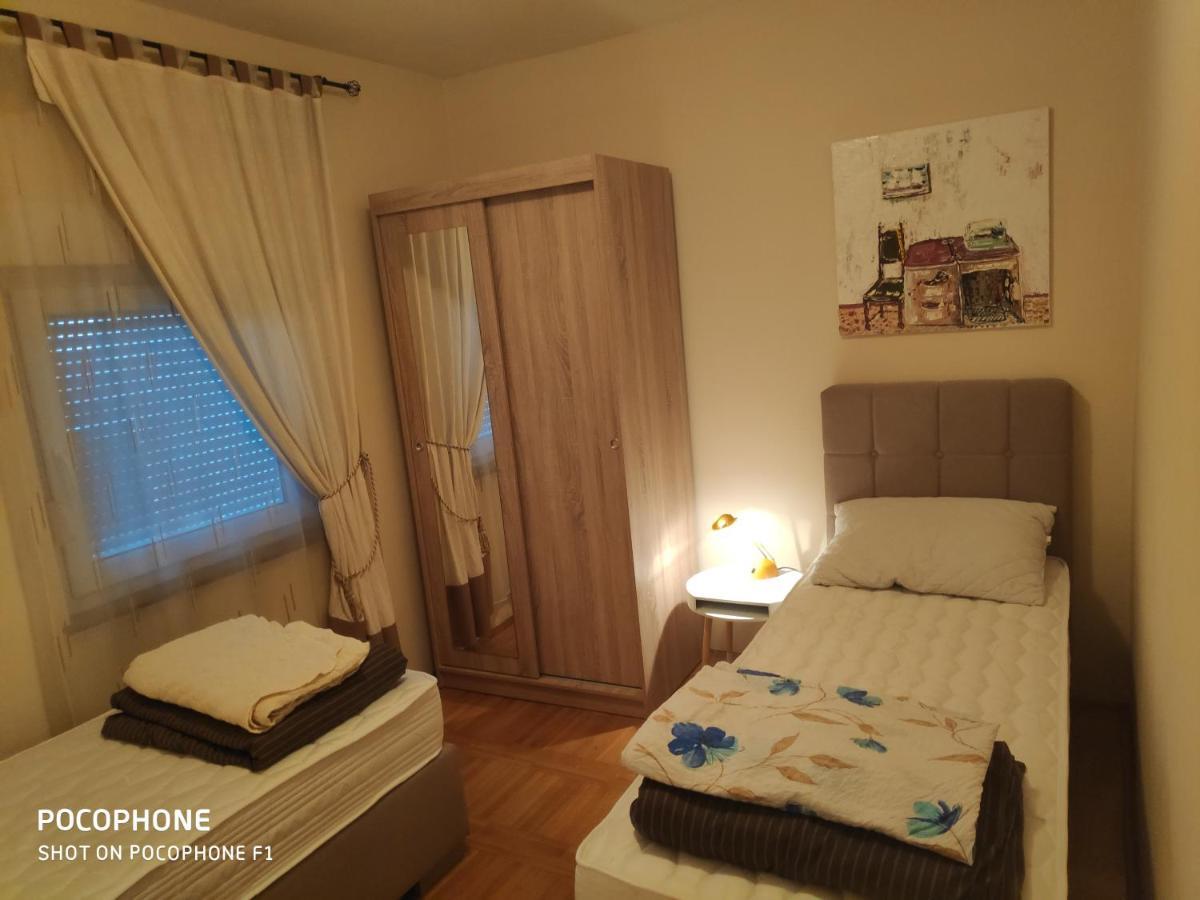Villa Lisinski Zara Esterno foto