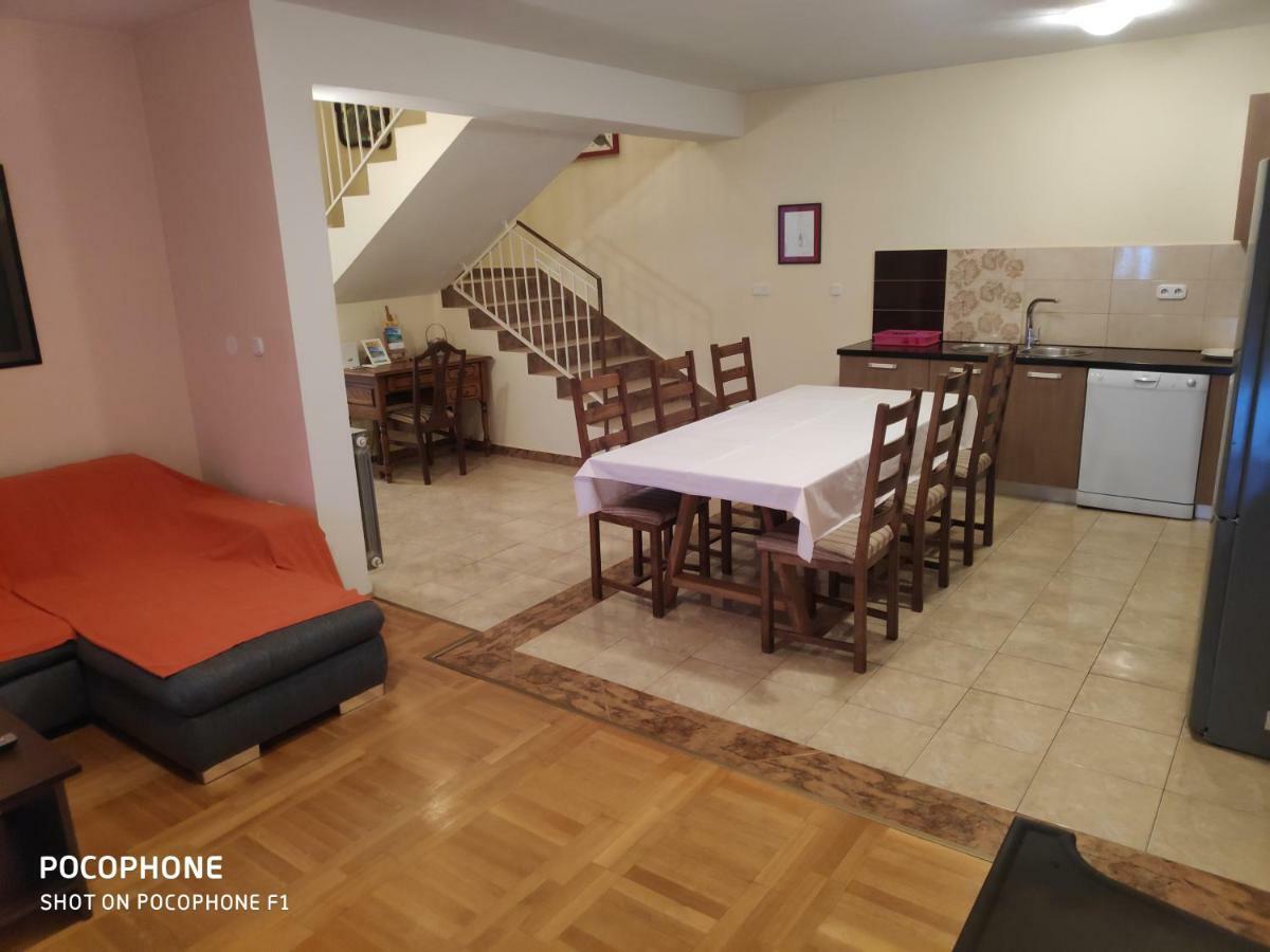 Villa Lisinski Zara Esterno foto